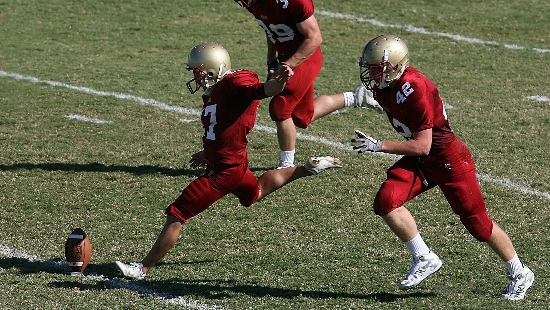开云·体育官网-足球运动员商业代言合作频繁，多元化发展，足球代言人  第2张